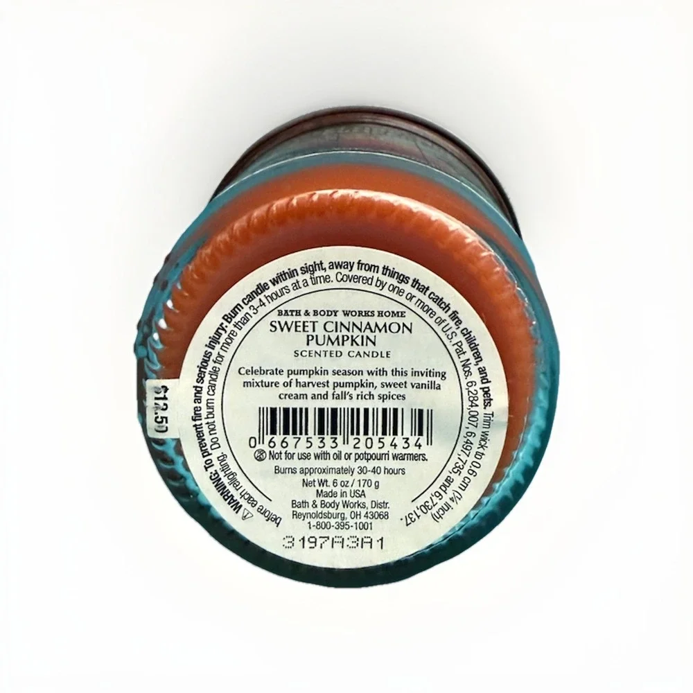 Bath & Body Works Sweet Cinnamon Pumpkin 7 oz Single Wick‎ Candle - Picture 2 of 3